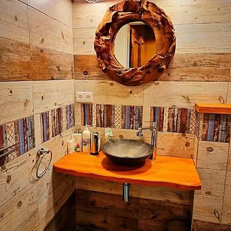 Lucia بيت للعطل *